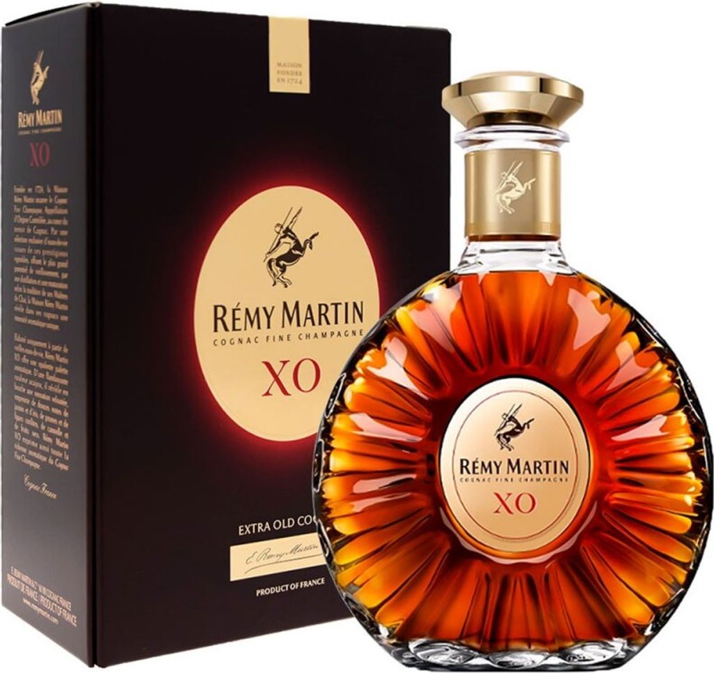 A bottle of Rémy Martin XO cognac and its gift box.