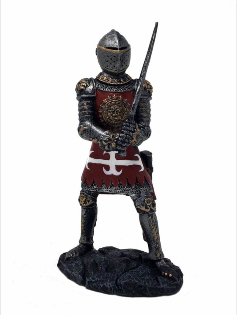 Roter Ritter kämpft mit Schwert