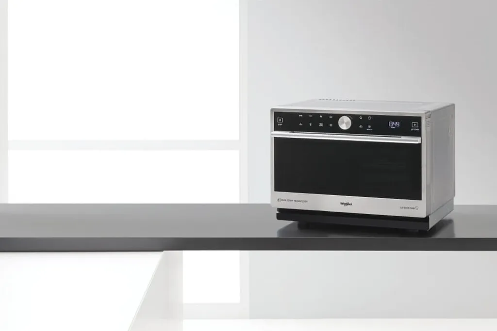 Four Micro-ondes Combiné Whirlpool 33L 1000W Supreme Chef Inox Noir