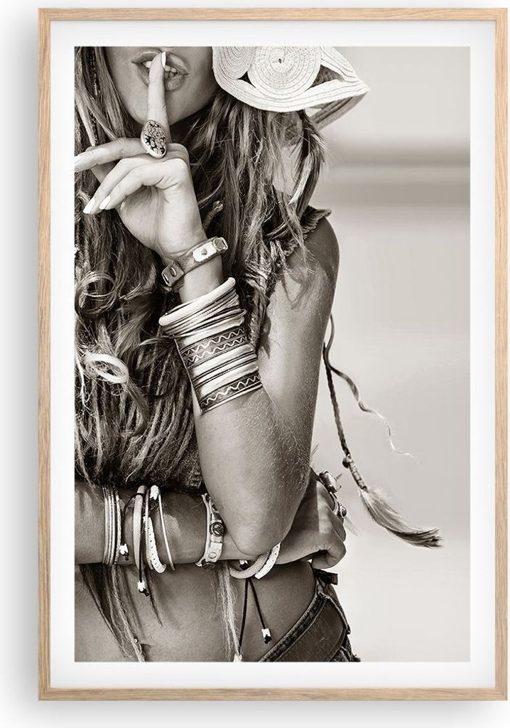 Gerahmtes Poster - Rahmen in heller Eiche - Frau Armband Jahrgang - 61x91,5 cm - Wand Bild - Wanddeko - Wandbilder - Kunstposter - Wandposter - Bil...