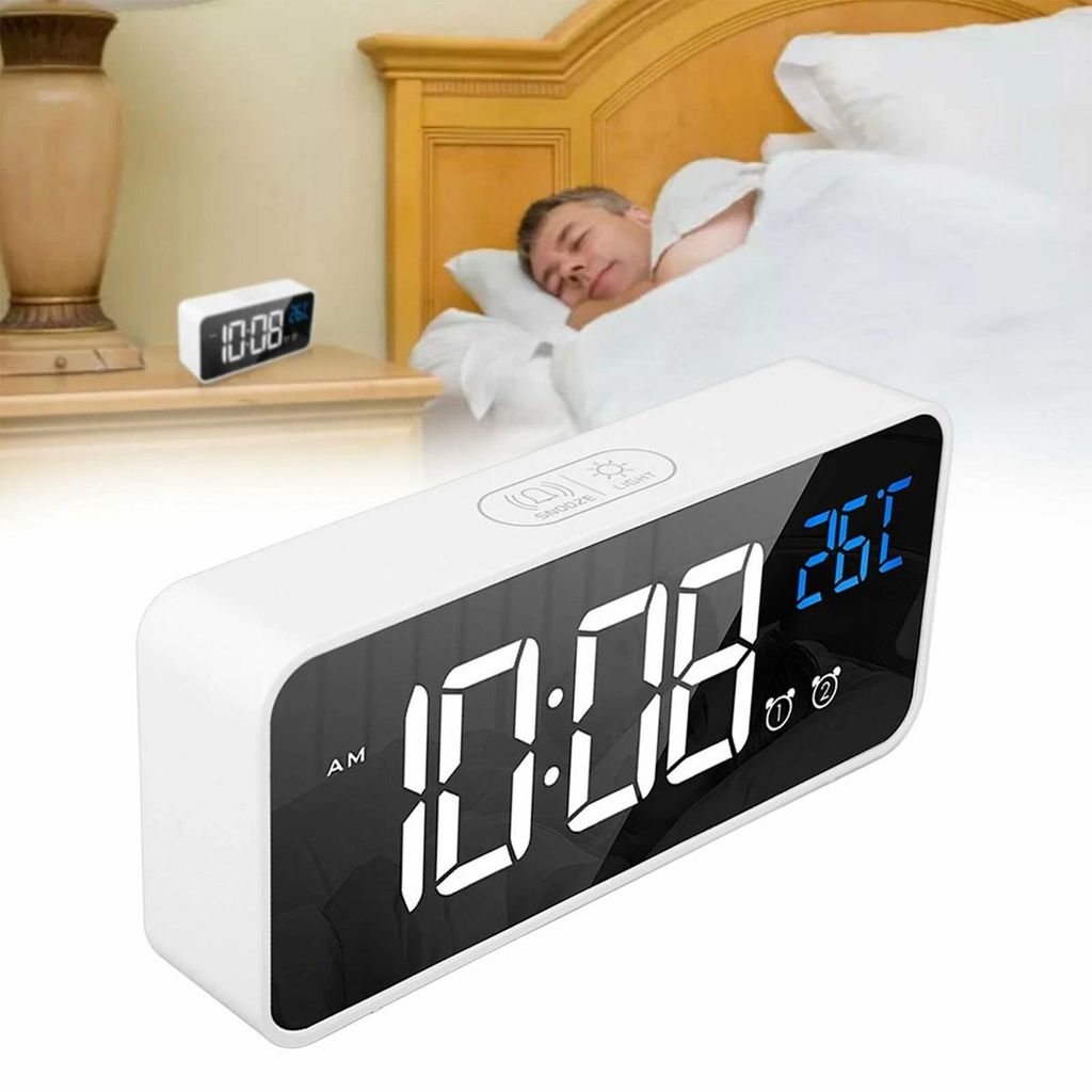 Digital Wecker, Große LED Temperaturanzeige,Snooze Funktion, Sprachsteuerung Funktion, 4 Helligkeiten, LED Digitaluhr Spiegelalarm Tischuhr, Weiß