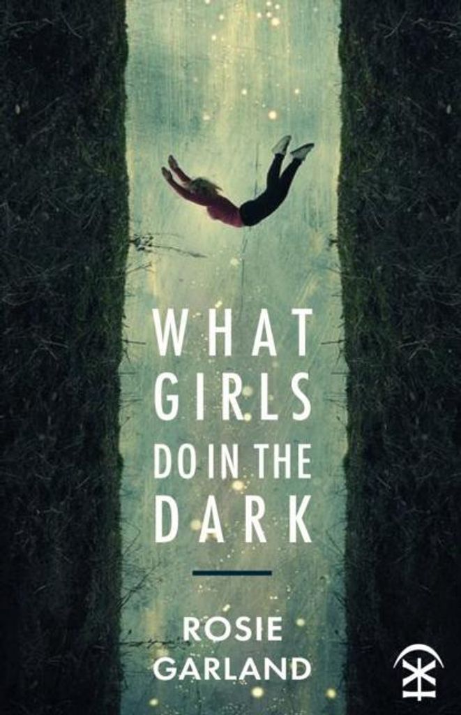 What Girls Do In The Dark – Lingua: Inglese