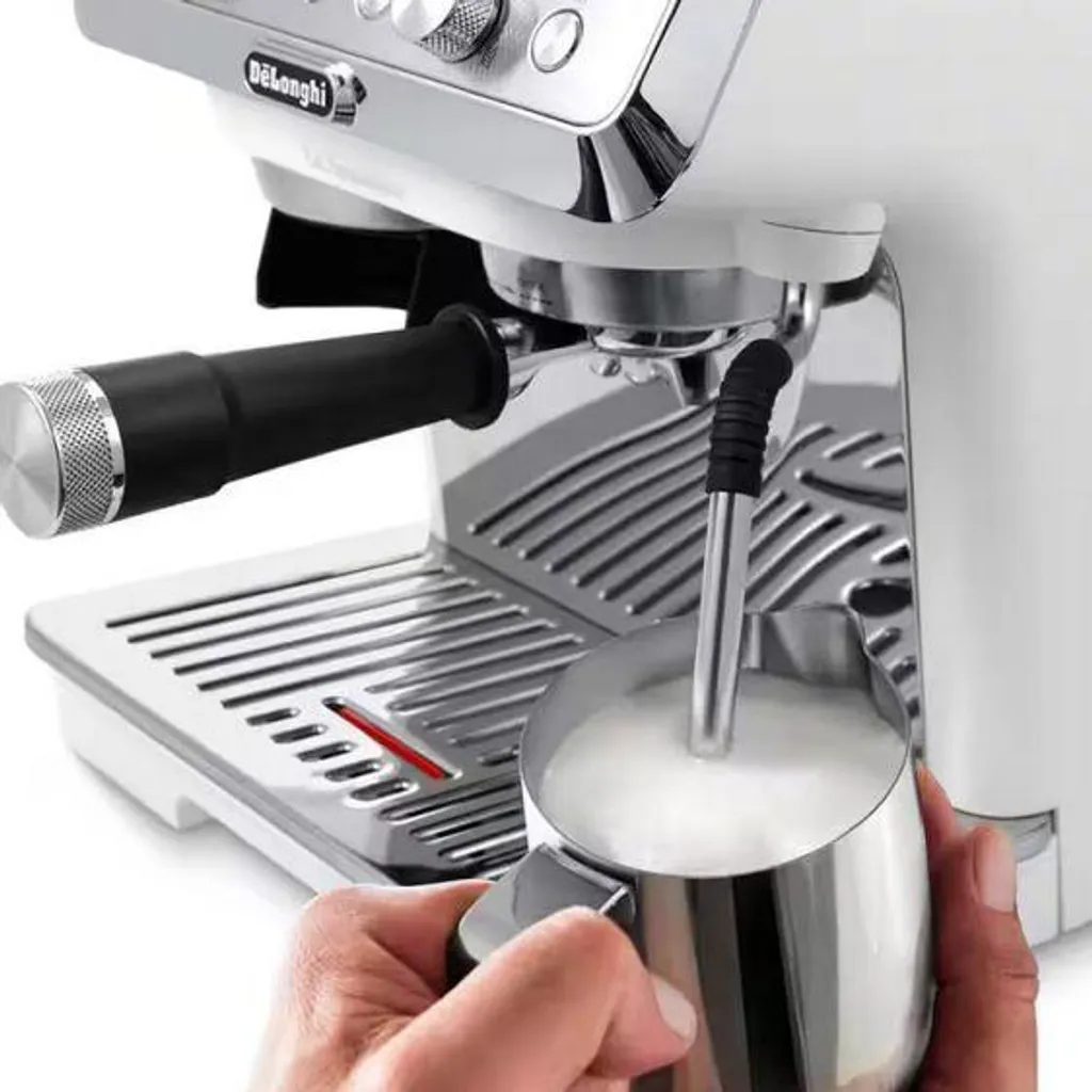 Machine espresso DeLonghi EC9155.W : un café professionnel sans effort - 19