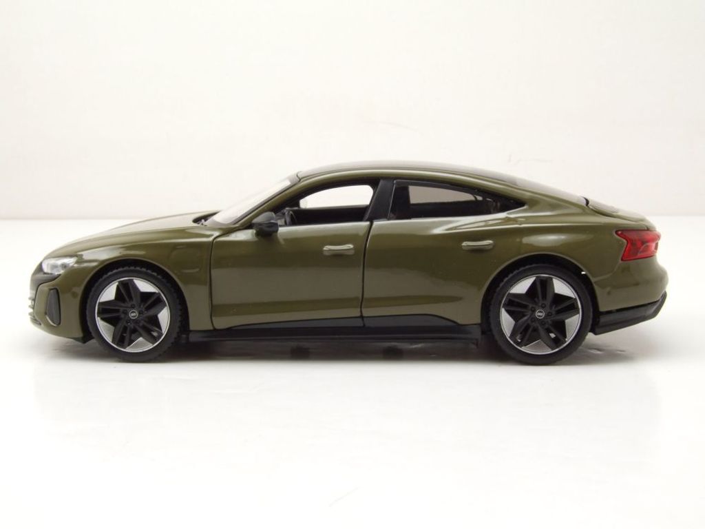 Kompozitný model Audi RS E-Tron GT 2022 zelený 1/25 Obrázok produktu 9