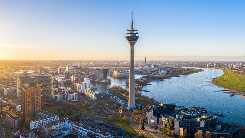 Jochen Schweizer Städtereise Düsseldorf für 2 (2 Nächte); Erlebnis verschenken oder selbst erleben; Gutschein gültig für 2 Personen