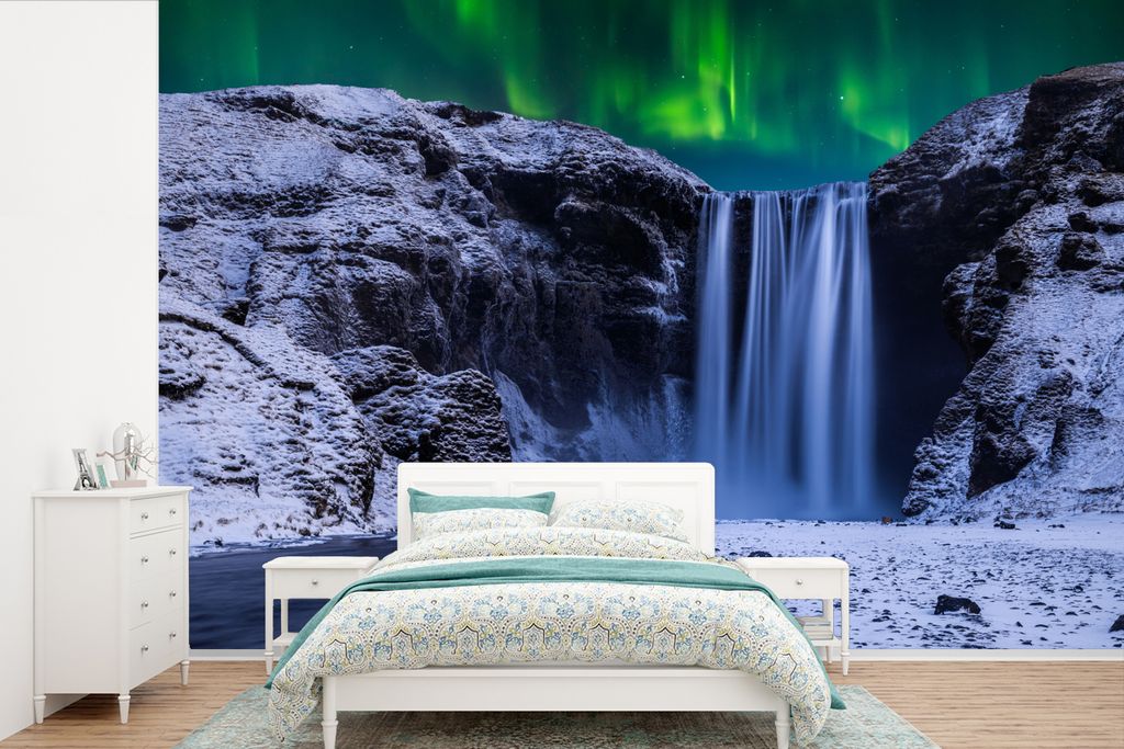 MuchoWow Fototapete für Wohnzimmer oder Schlafzimmer Wandtapete Vinyl Motivtapete Nordlichter - Wasserfall - Schnee - Island - 360x240 cm - Viny...