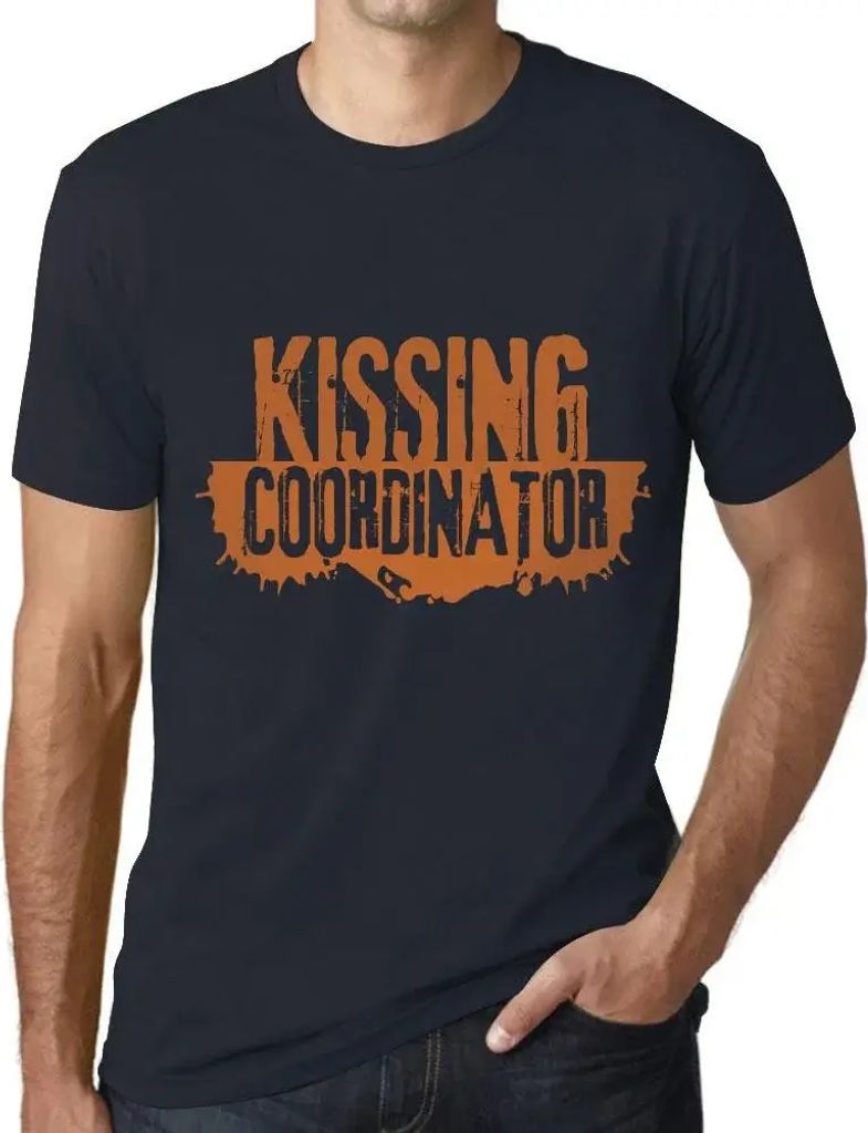 Herren Grafik T-Shirt Kuss-Koordinator – Kissing Coordinator – Öko-Verantwortlich Vintage Jahrgang Kurzarm Lustige Druck Geburtstag Geschenk Mann