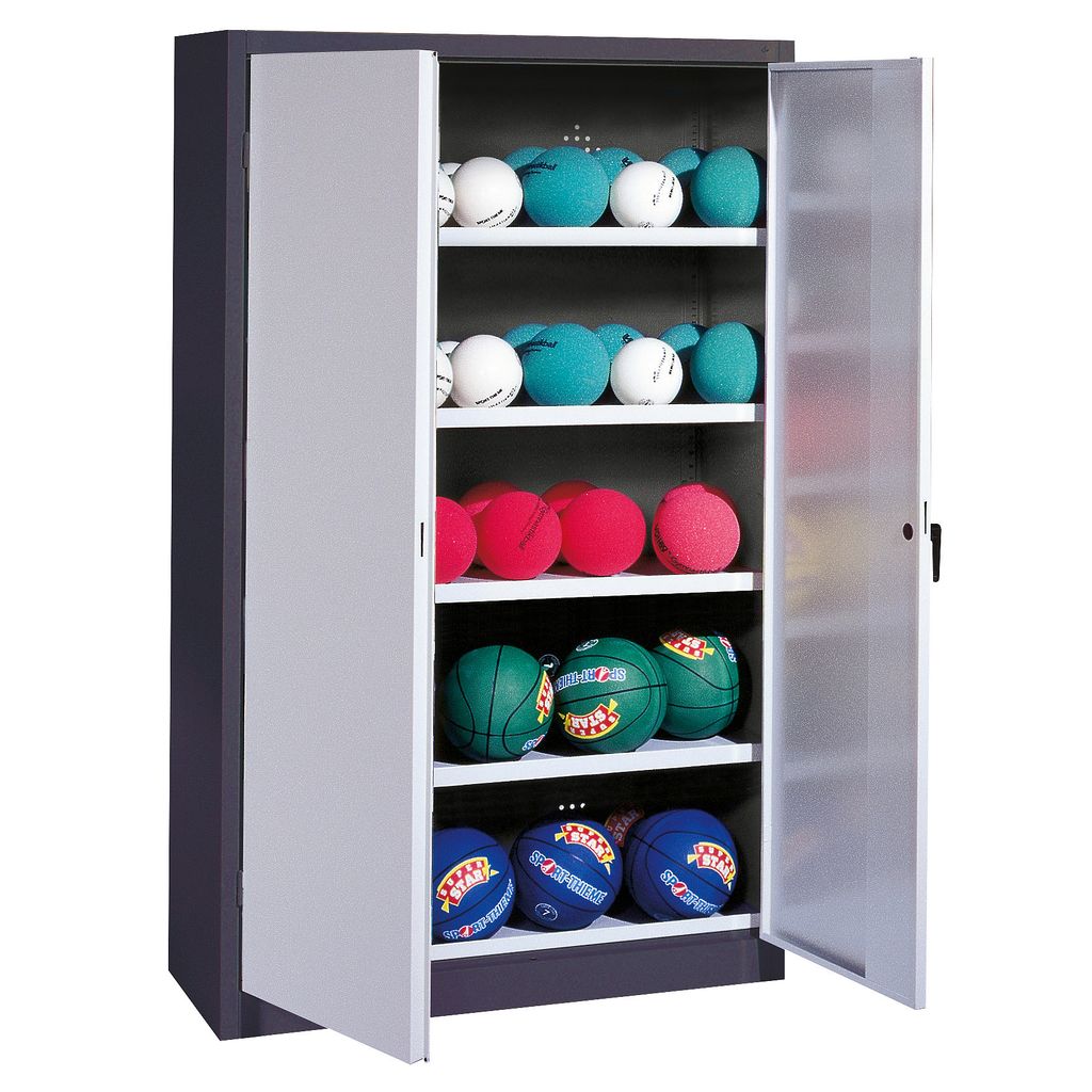 C+P Ballschrank mit Vollblech-Flügeltüren (Typ 3), HxBxT 195x150x50 cm, Lichtgrau (RAL 7035), Ergo-Lock Muldengriff, Anthrazit (RAL 7021), Gleich...