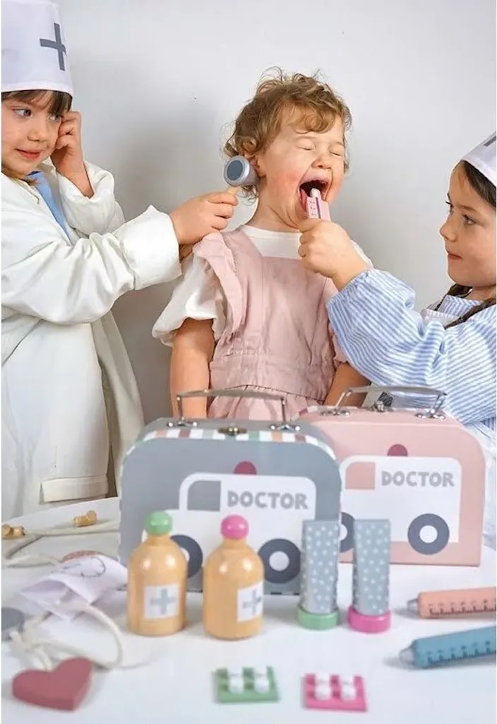 Mallette médicale en argent avec finitions robustes et verrouillable