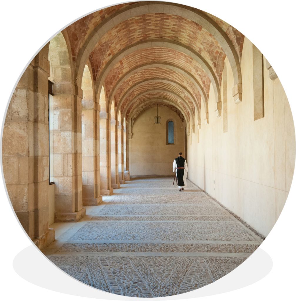 MuchoWow Rundes Wandbild - Runde Bilder Mönch zwischen den Abteibögen in einem spanischen Kloster Ø 30 cm Kreis Wanddekoration Kunststoff - Wa...
