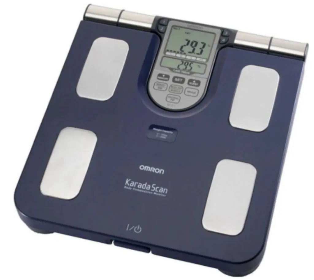 Bilancia Elettronica Omron BF511: Design Quadrato e Precisione Blu - 10