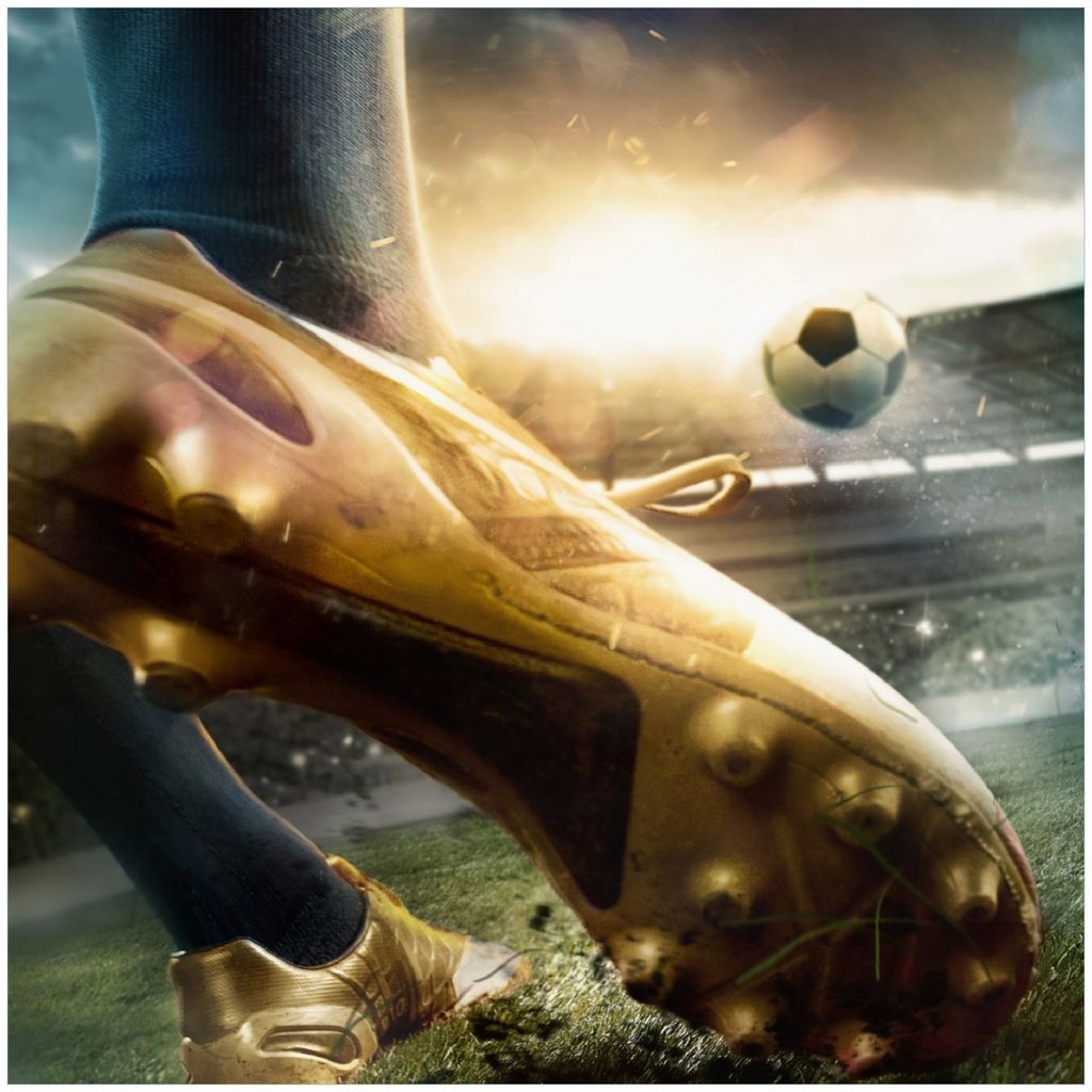 Wallario Memoboard Magnettafel aus Glas, Größe 50 x 50 cm, Motiv Fußball Goldschuh auf dem Feld