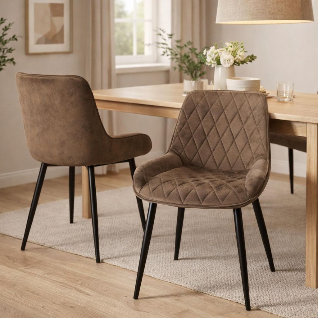 HAGO24 2er Set Esszimmerstühle Braun - Kunstleder Gepolstert Polsterstuhl Schwarze Stahlbeine Metall Sitzhöhe 47cm Belastbarkeit 120kg