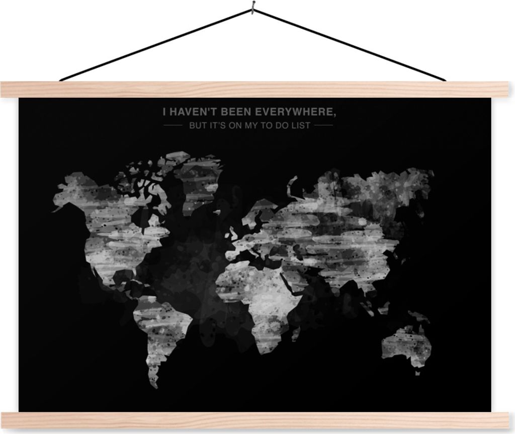 MuchoWow Textilposter Weltkarte mit Farbe und Text - schwarz und weiß 120x80 cm mit holzfarbenen Rahmen - Aufhängeset