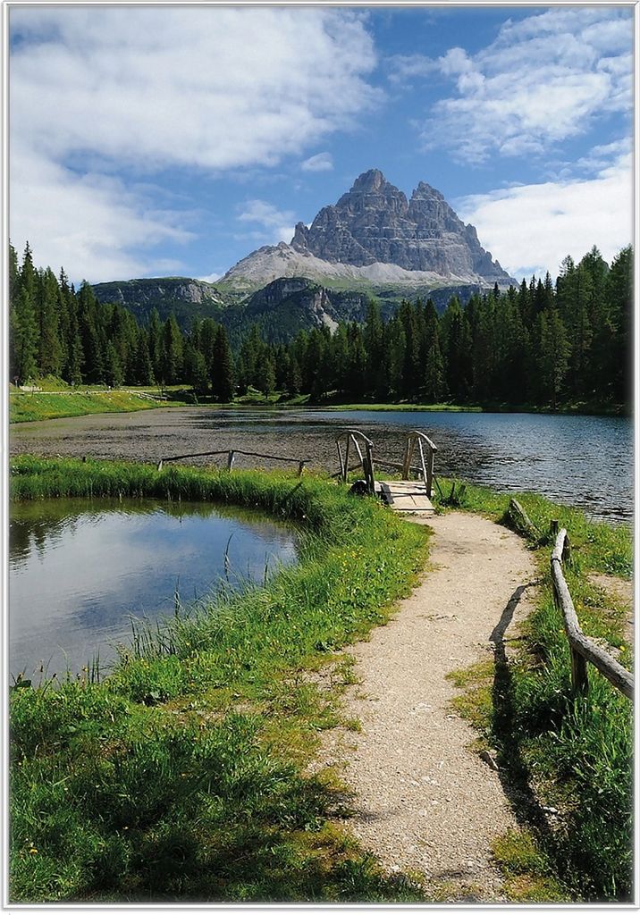 Wallario Wandbild See in Berglandschaft, Größe: 70,30 x 100,30 cm, Poster mit weißem Kunststoffrahmen