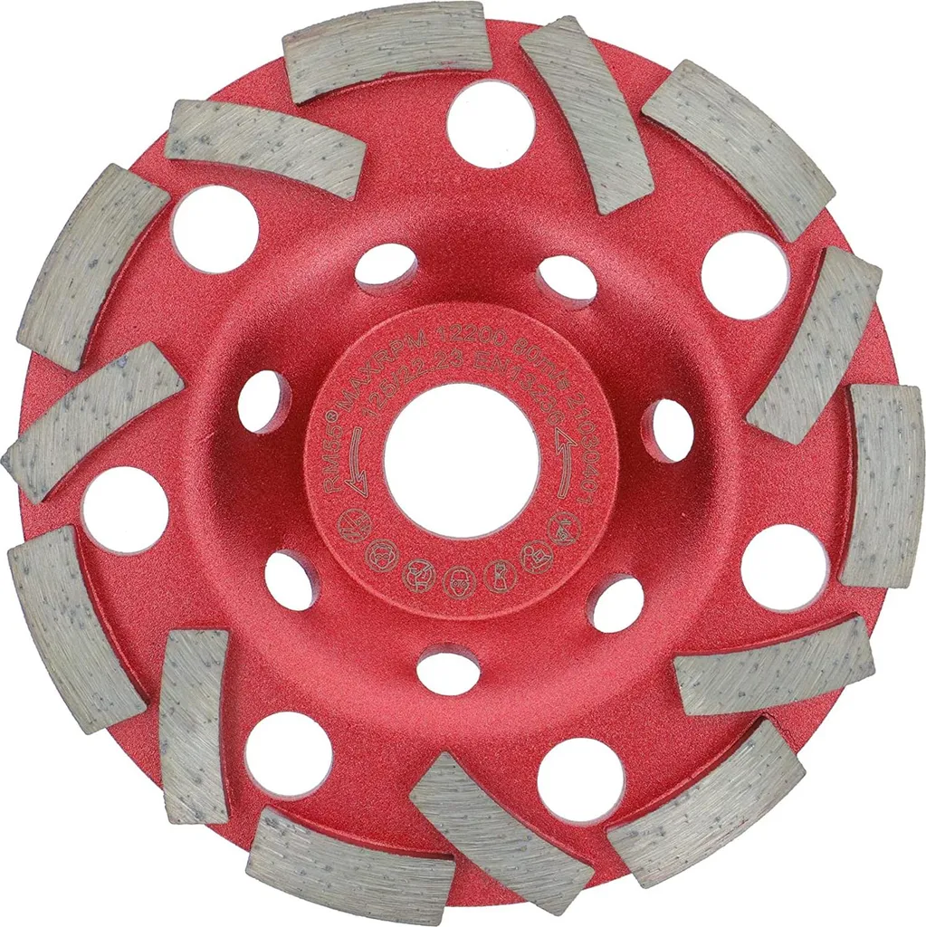 Meule diamantée 125 mm pour égaliser une chape en béton intérieur