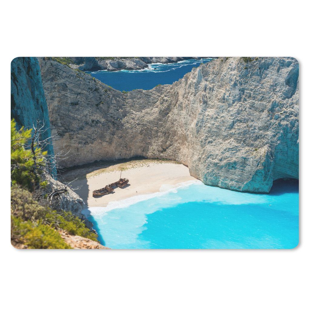 MuchoWow Schreibtischunterlage Schiffswrack am Strand von Navagio in Griechenland 60x40 cm - XXL Mauspad - Großes Mauspad