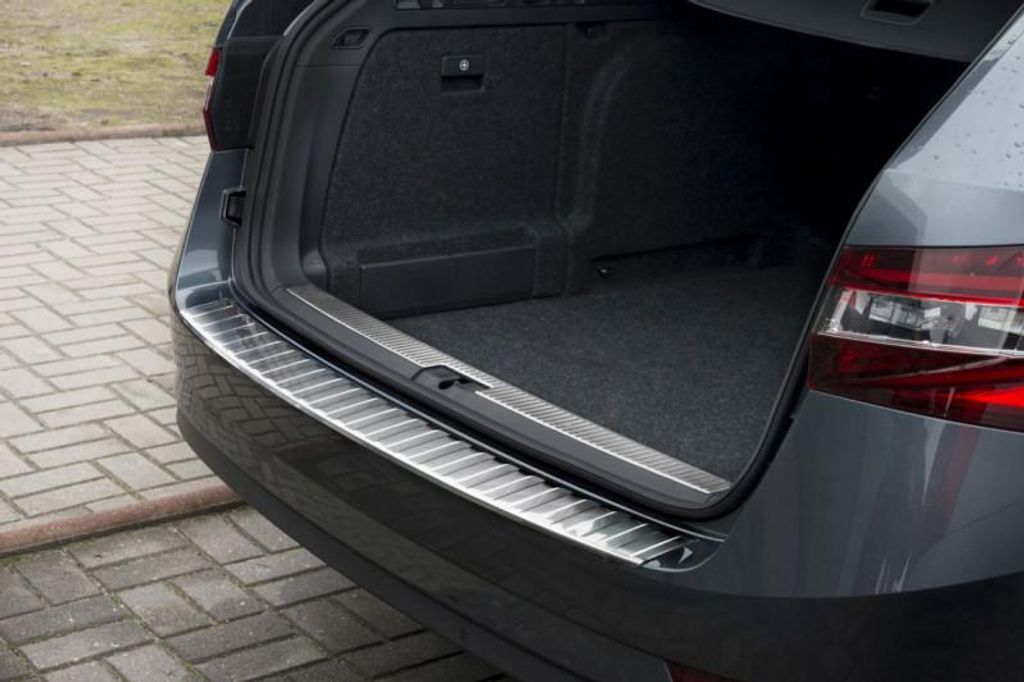 Protection de bord de coffre Skoda Superb III. 2015-2024 Image du produit 