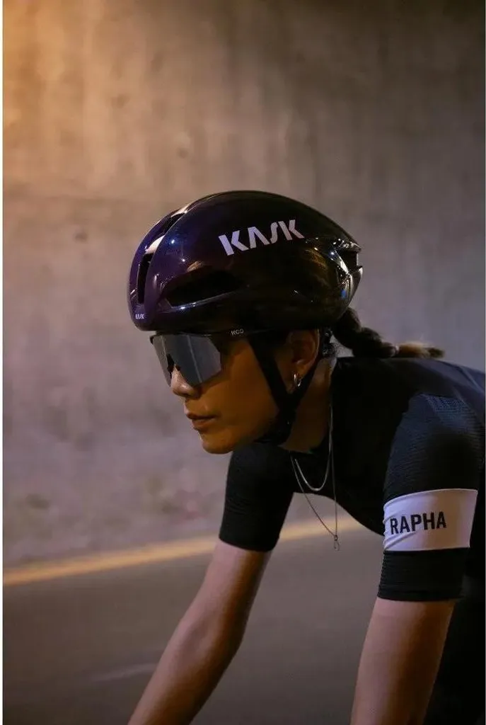 Casque Kask Nirvana Bleu M : Dites Adieu à la Chaleur et aux Pressions