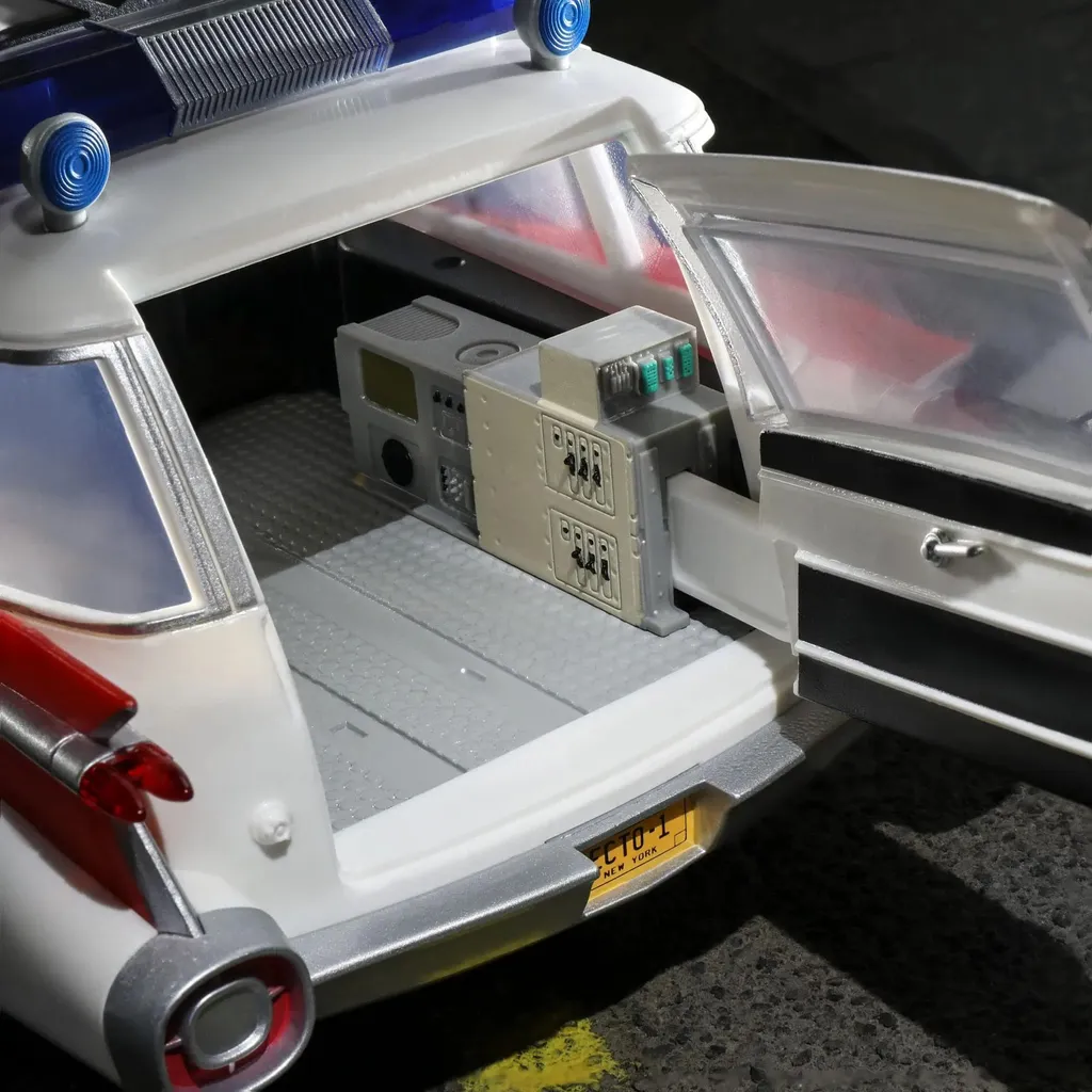 Véhicule de collection Ecto-1 Ghostbusters 1984 Hasbro 1/18 - 11
