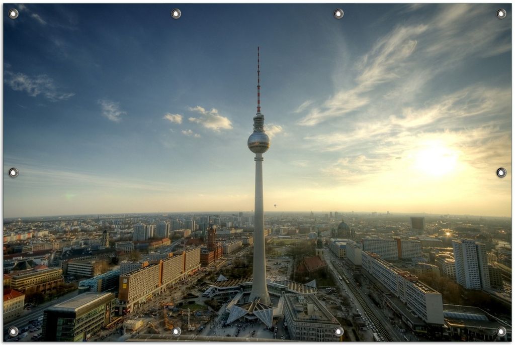 Wallario Outdoor-Poster für Garten oder Balkon, Motiv Fernsehturm Berlin mit Panoramablick über die Stadt, in ca. 100 x 150 cm