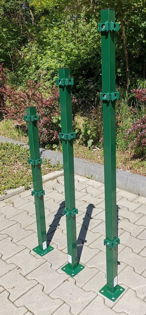 Eckpfosten 90 cm mit Montageplatte bzw. Fuß für Stab- u. Doppelstabmatte grün (RAL 6005)