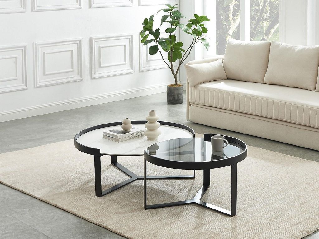 Einschiebbare Couchtische aus gehärtetem Rauchglas, Keramik und Metall - Weißer Marmoreffekt und Schwarz - ZERILA