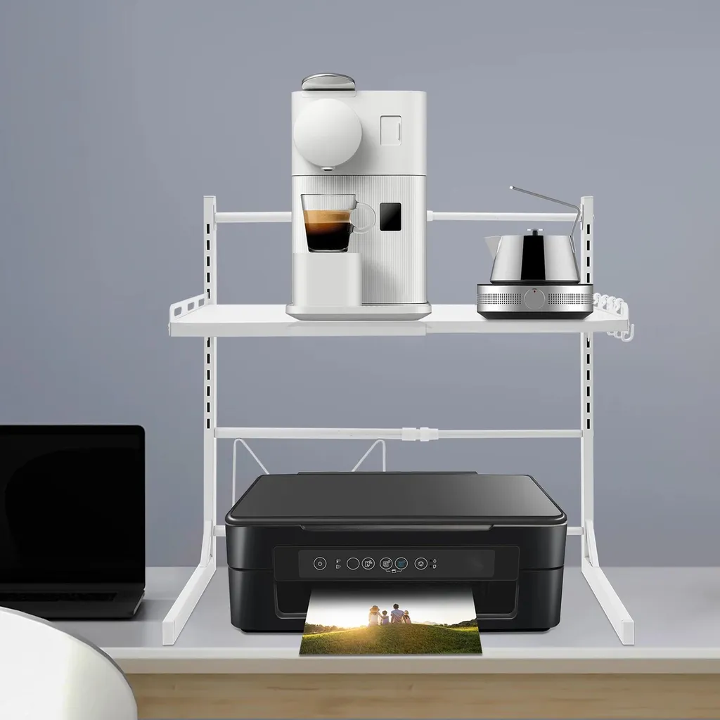 Étagère micro-ondes ajustable pour organiser un plan de travail encombré