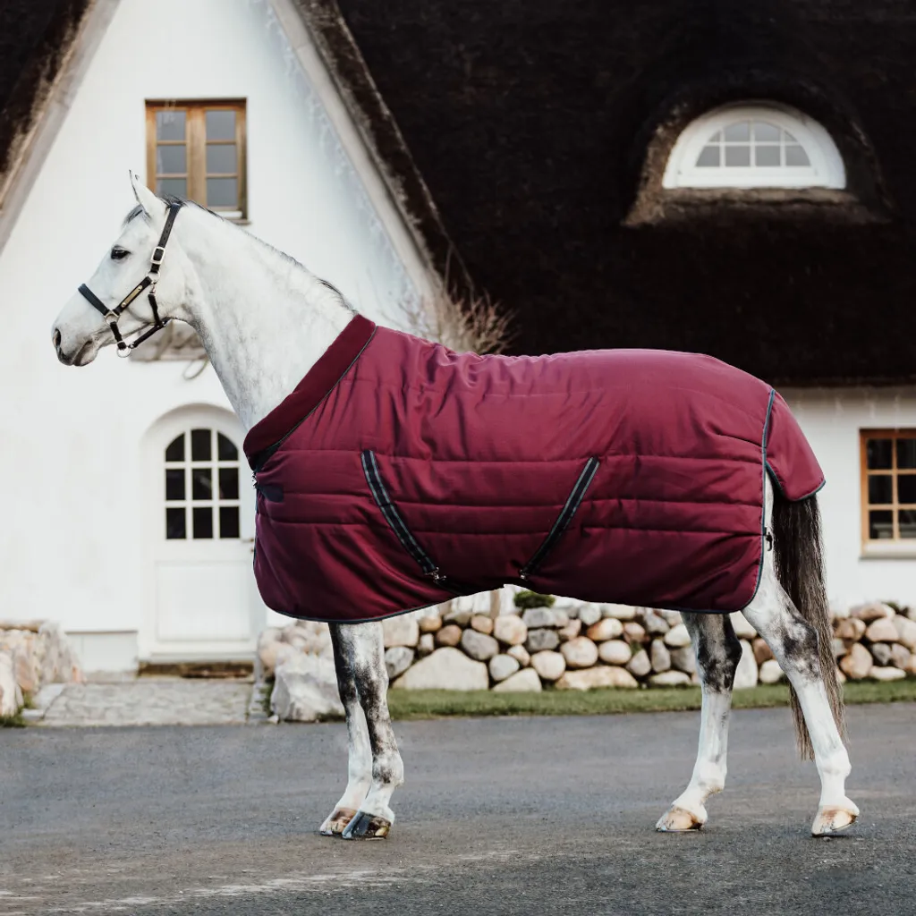 Rambo Cosy Stable 200g Borgogna Horseware - La Scelta del Tuo Cavallo