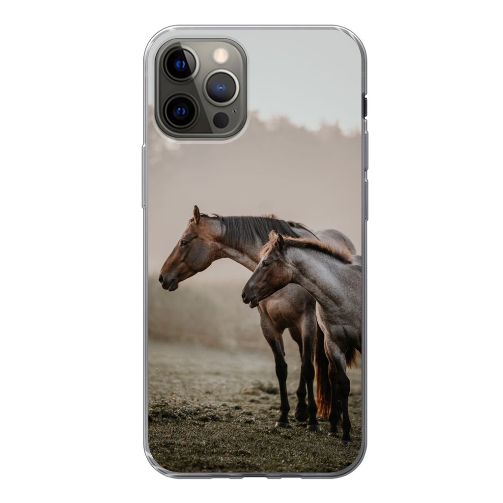 MuchoWow Handyhülle Schutzhülle Hülle für iPhone 13 Pro Pferde - Nebel - Wiese Silikon Softcase Handy Hülle - Handy-Tasche