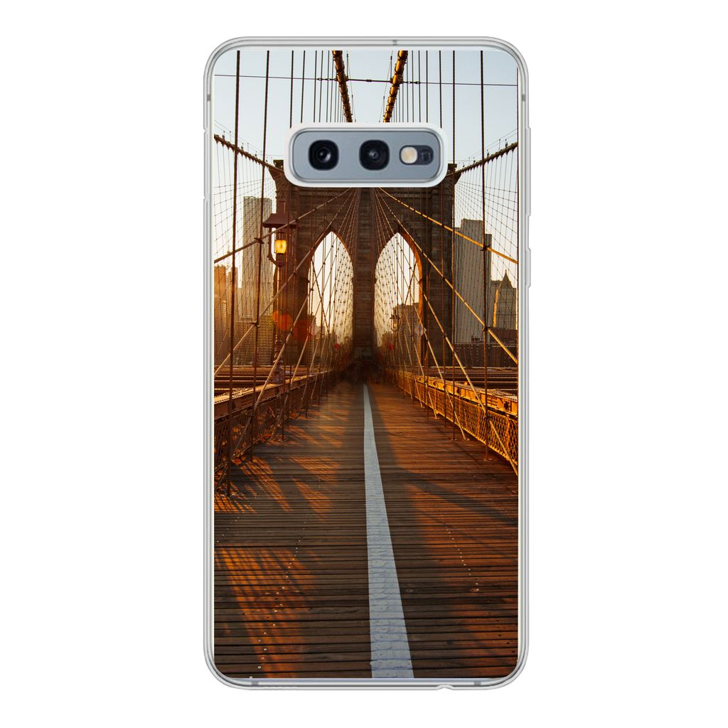 MuchoWow Handyhülle Schutzhülle Hülle für Samsung Galaxy S10e Brooklyn Bridge in New York bei Sonnenuntergang Silikon Softcase Handy Hülle -...