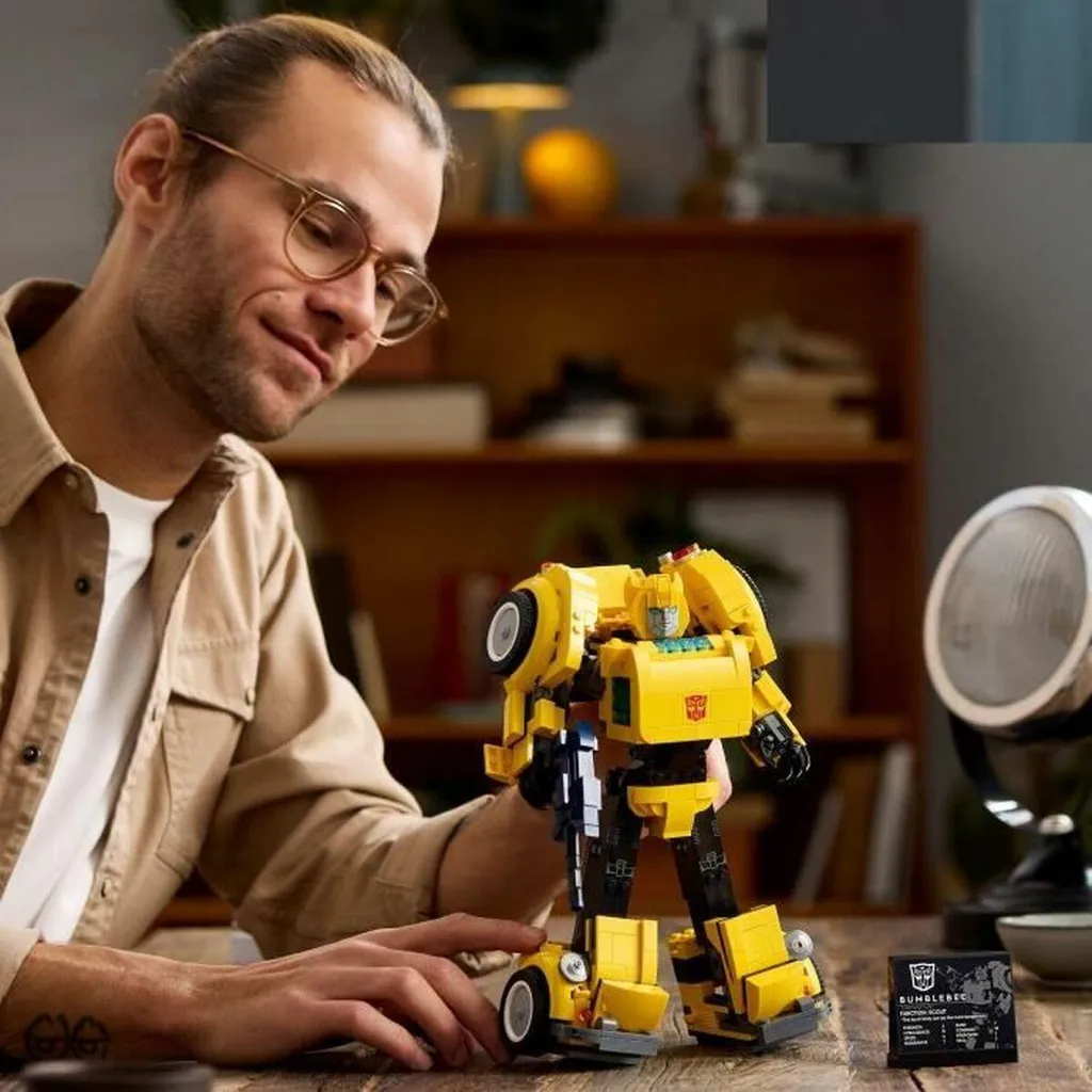 Lego 10338 Transformers Bumblebee Set de Construction Icônes 950 Pièces - 5