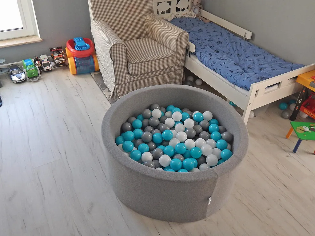 Design e Gioco: Scala in Schiuma Grigio per Camera Bambini Moderna - 12