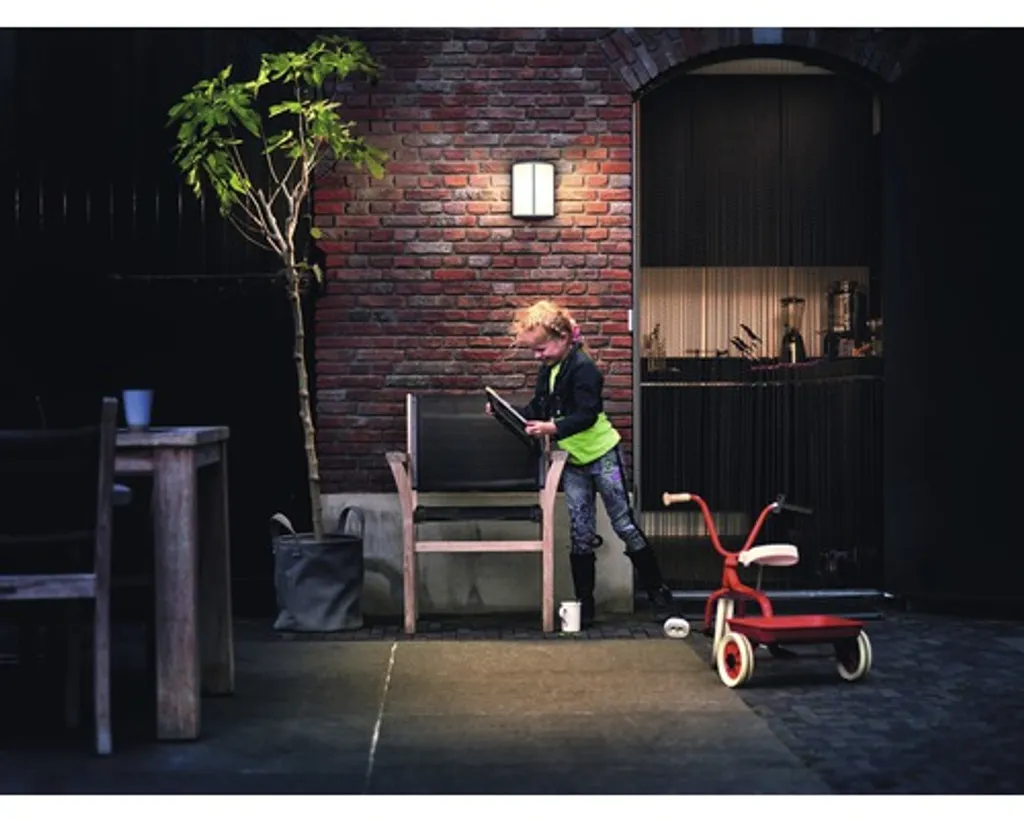 Éclairage Extérieur LED Philips pour Terrasse et Façade Design Stock IP44