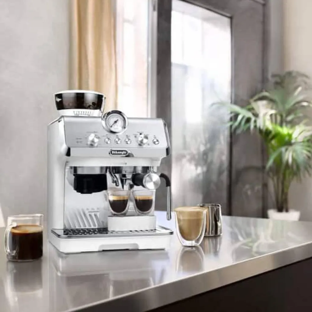 Machine espresso DeLonghi EC9155.W : un café professionnel sans effort - 17