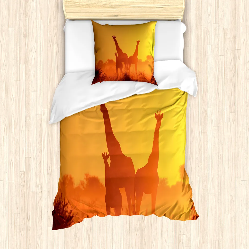ABAKUHAUS Set copripiumino per letto singolo Giraffa, tramonto con animali, antiacaro, adatto a chi soffre di allergie, con federa, 135 cm x 200 cm - 80 x 80 cm, arancione bruciato