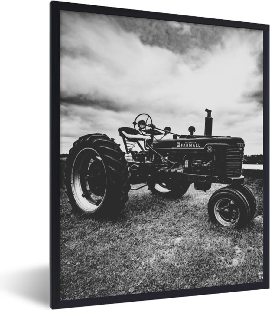 MuchoWow Gerahmtes Poster Traktor - Schwarz - Weiß - Bauernhof - Vintage 60x80 cm - Poster mit Schwarzem Bilderrahmen Wandposter Rahmen Foto Bil...