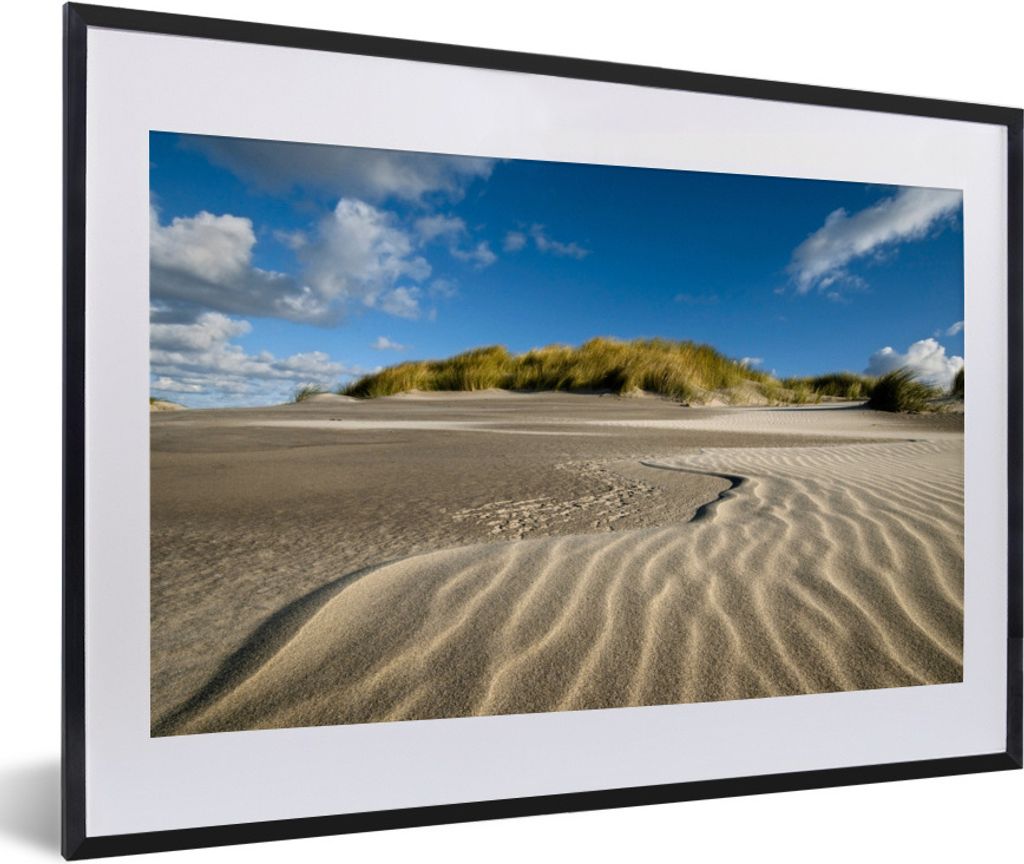 MuchoWow Gerahmtes Poster Muster im Sand auf der niederländischen Insel Schiermonnikoog 60x40 cm - Poster mit Schwarzem Bilderrahmen Wandposter ...