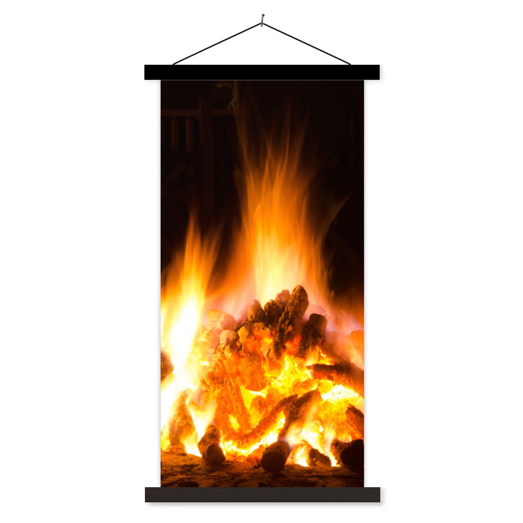 MuchoWow® Textilposter Kamin vor schwarzem Hintergrund Produktbild 