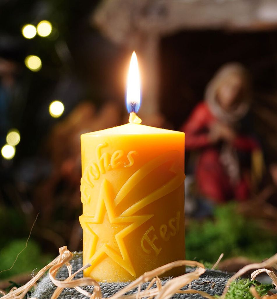 tea4chill Bienenwachskerze aus 100% Bienenwachs, Kerze 5 x 7,5cm Stumpen, frohes Fest, Geschenk für Weihnachten, lange Brenndauer, Adventkranz Ker...