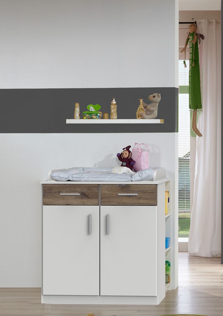 Wickelkommoden Set Babyzimmer mit Wandboard JOHANNESBURG-43 in weiß mit Eiche Nb., B/H/T: ca. 91/145/75 cm