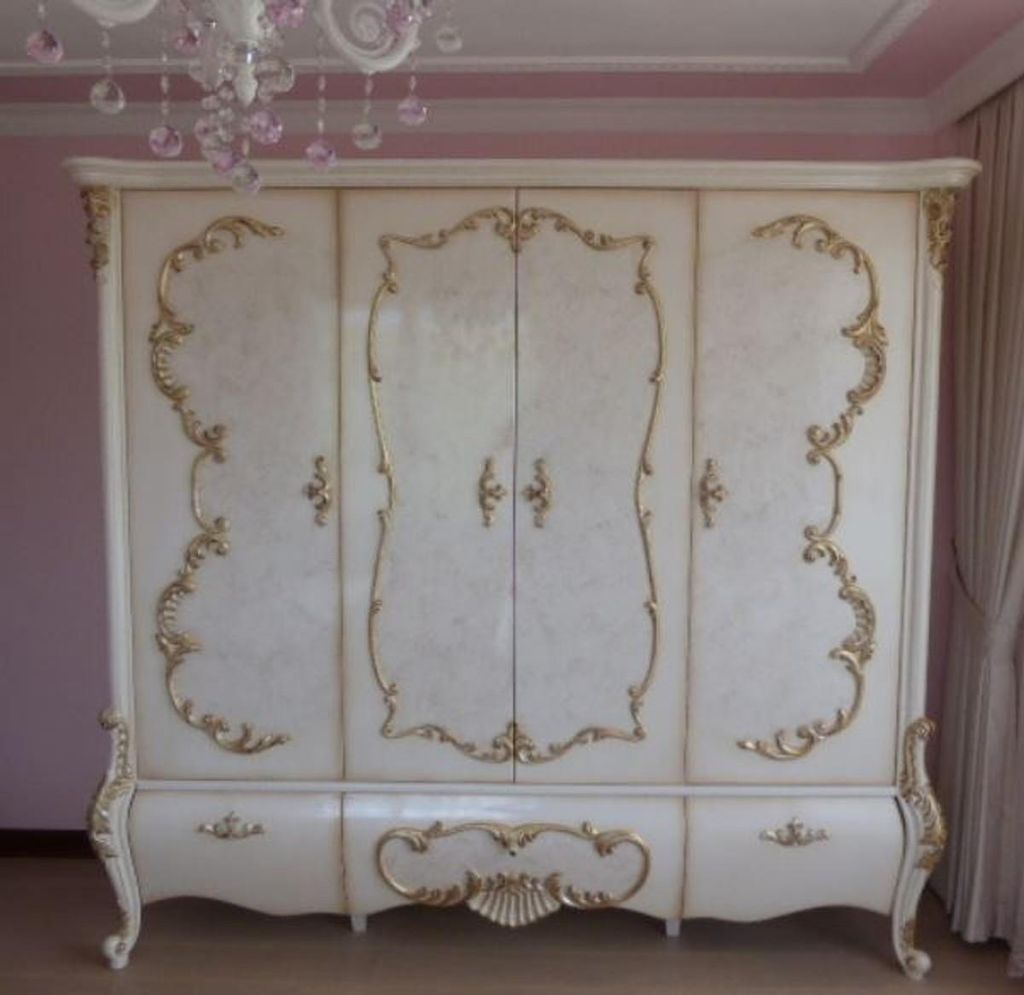 Casa Padrino Luxus Barock Schlafzimmerschrank Weiß / Creme / Gold 320 x 70 x H. 250 cm - Edler Massivholz Kleiderschrank - Schlafzimmer Möbel im ...