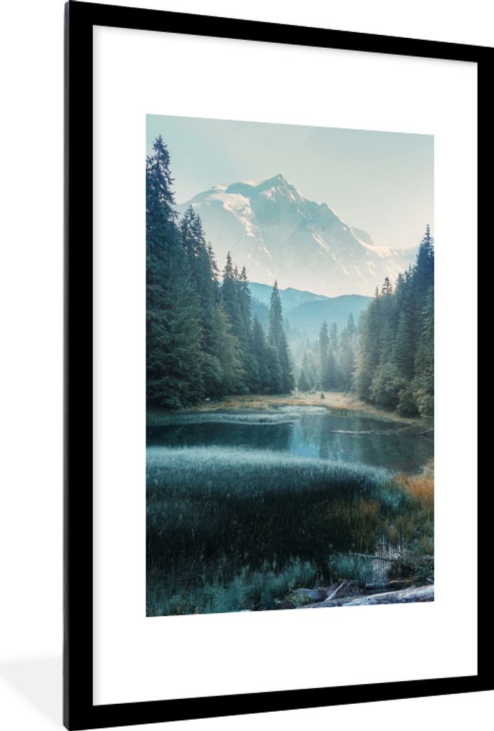 MuchoWow Gerahmtes Poster Wald - Gras - Berge - Bäume - Natur 60x90 cm - Poster mit Schwarzem Bilderrahmen Wandposter Rahmen Foto Bilder - Dekor...