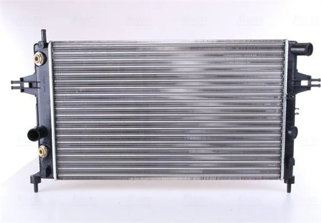 Évitez la surchauffe avec le radiateur NISSENS 632461 pour Opel Zafira