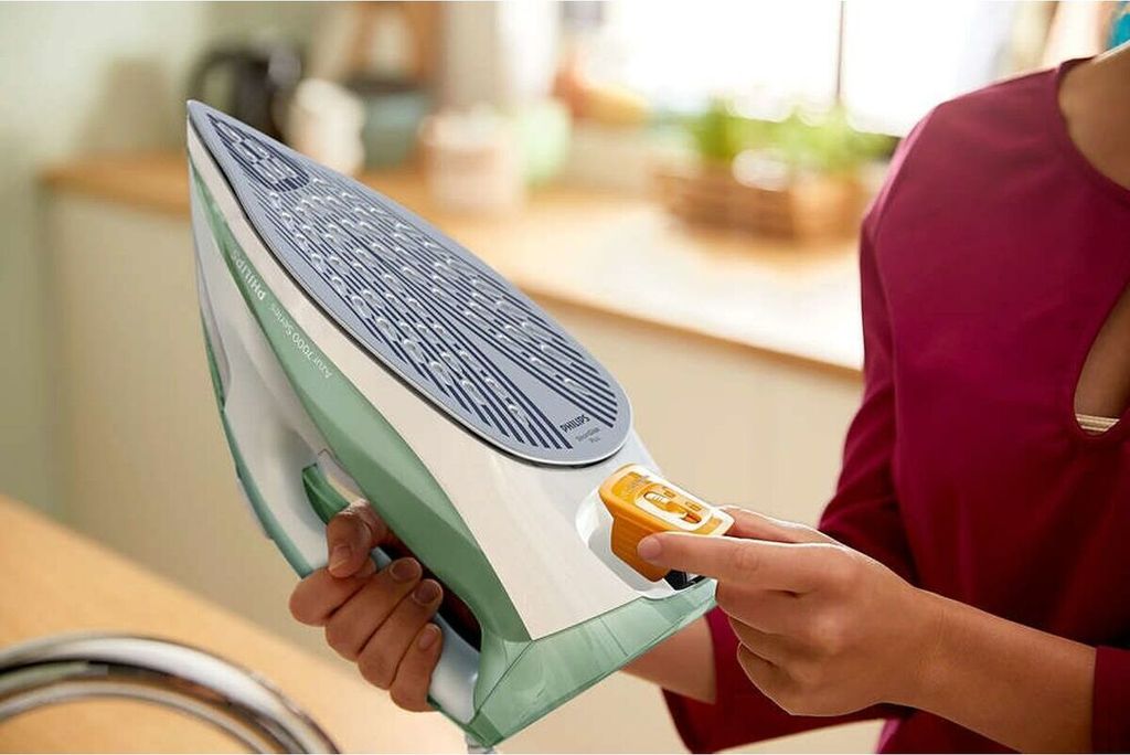 Philips 7000 Serie DST7012/70 Dampfbügeleisen SteamGlide Produktbild 4