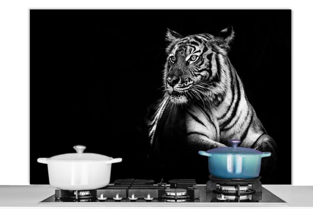 KitchenYeah Spritzschutz Küche - Küchenrückwand - Wandschutz für Herd und Spüle - Tiger - Tiere - Schwarz - Weiß 120x80 - Alu-Dibond (Alter...