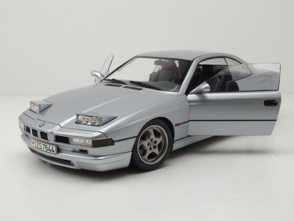 BMW 850 (E31) CSI silber - Modellauto 1:18 Solido Produktbild 5