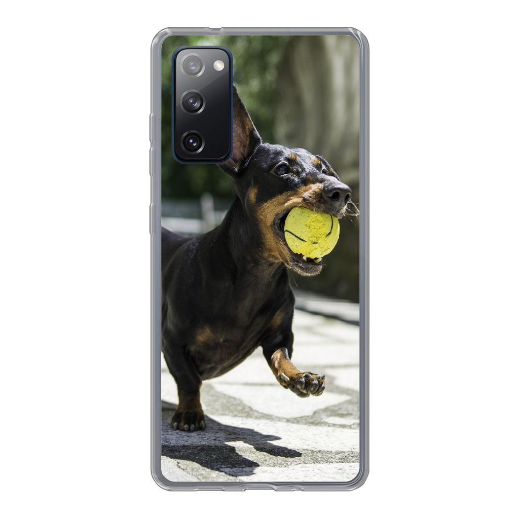 MuchoWow Handyhülle Schutzhülle Hülle für Samsung Galaxy S20 FE Ein schwarzer Dachshund mit einem Tennisball Silikon Softcase Handy Hülle - ...