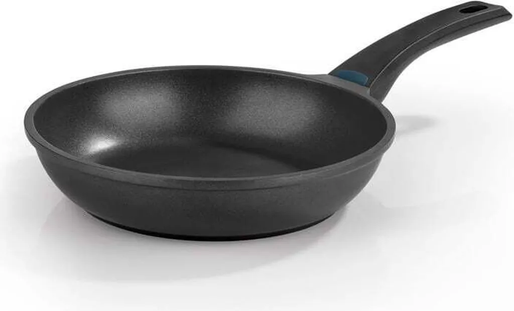 Padella N8WERK 24 cm Midnight: Rivestimento Ilag e Design All-Black