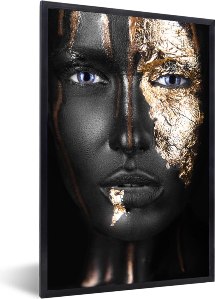 MuchoWow Gerahmtes Poster Frau mit Blattgold Akzenten im Gesicht 60x90 cm - Poster mit Schwarzem Bilderrahmen Wandposter Rahmen Foto Bilder - Kunst